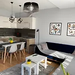 Pandora\'S City Apartment